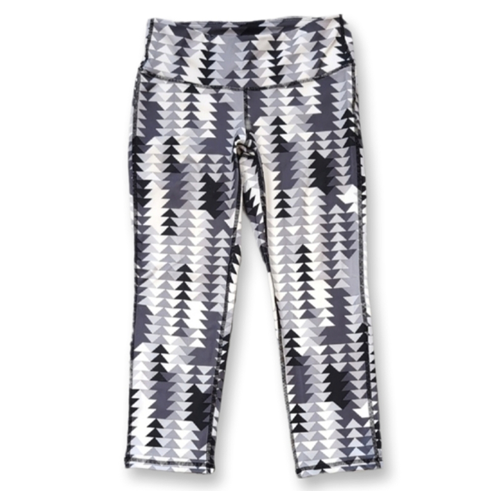 GapFit Power Crop Leggings Womens Size XS Black Grey Geometric Triangle Capri